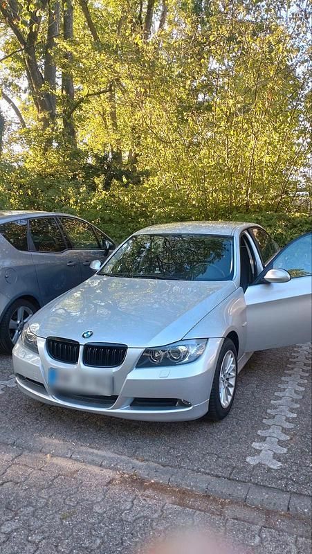 Gebraucht BMW 318 129 PS (94 kW) 2007 Silber Limousine