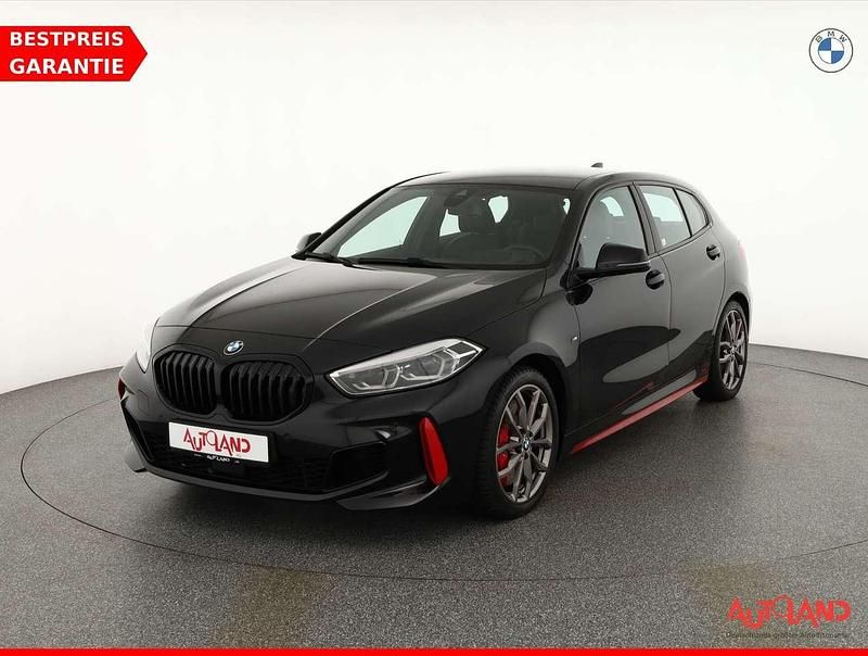 Saphirschwarzmet. Gebraucht 2023 BMW 128 M Sport Limousine | 30.890 € (Fairer Preis) - Bild 1/4
