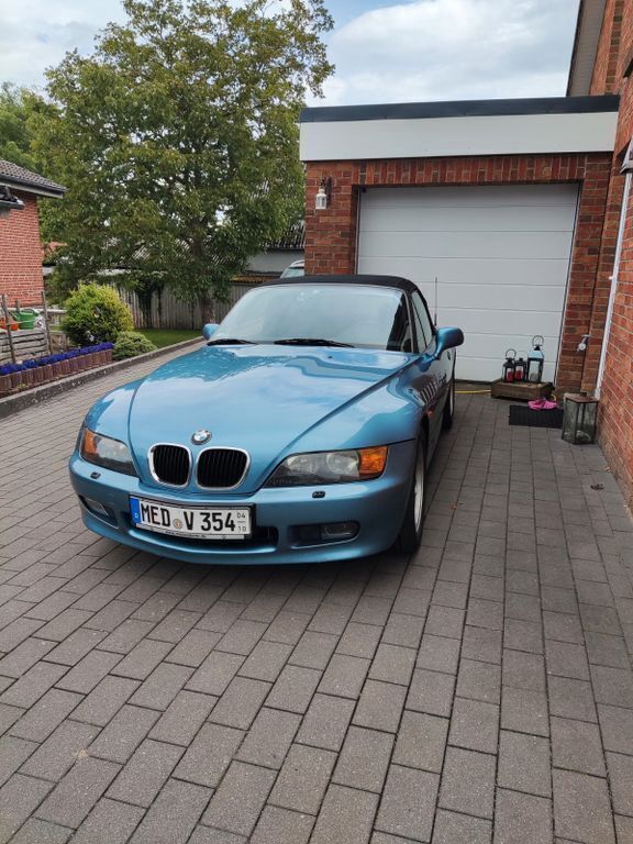 Blau Gebraucht 1996 BMW Z3 Performance Cabrio | 7.600 € (Guter Preis) - Bild 1/4
