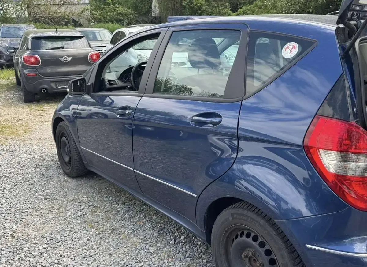 Gebraucht Mercedes A160 82 PS (60 kW) 2011 Blau Kleinwagen