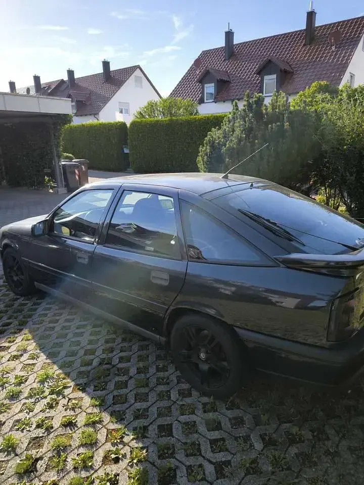 Gebraucht Opel Vectra 116 PS (85 kW) 1992 Schwarz Limousine