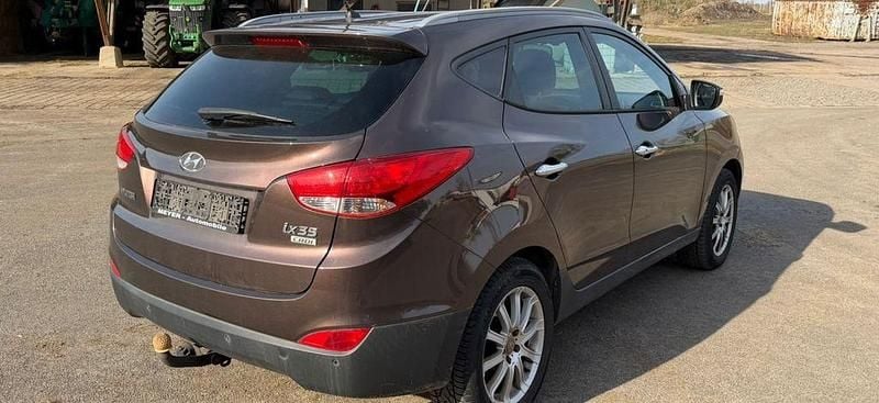 Gebraucht Hyundai ix35 Style 137 PS (100 kW) 2011 Braun SUV
