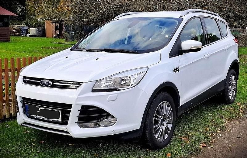 Gebraucht Ford Kuga Titanium 140 PS (102 kW) 2013 Weiß SUV