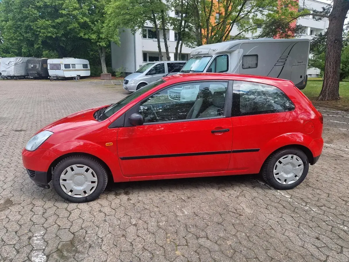 Gebraucht Ford Fiesta 70 PS (51 kW) 2002 Rot Kleinwagen