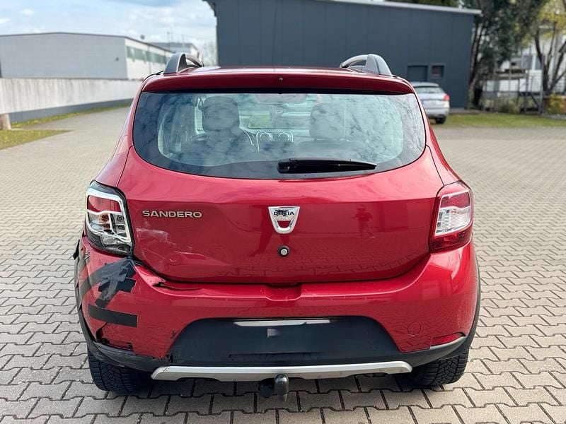 Gebraucht Dacia Sandero Stepway 90 PS (66 kW) 2016 Rot Limousine