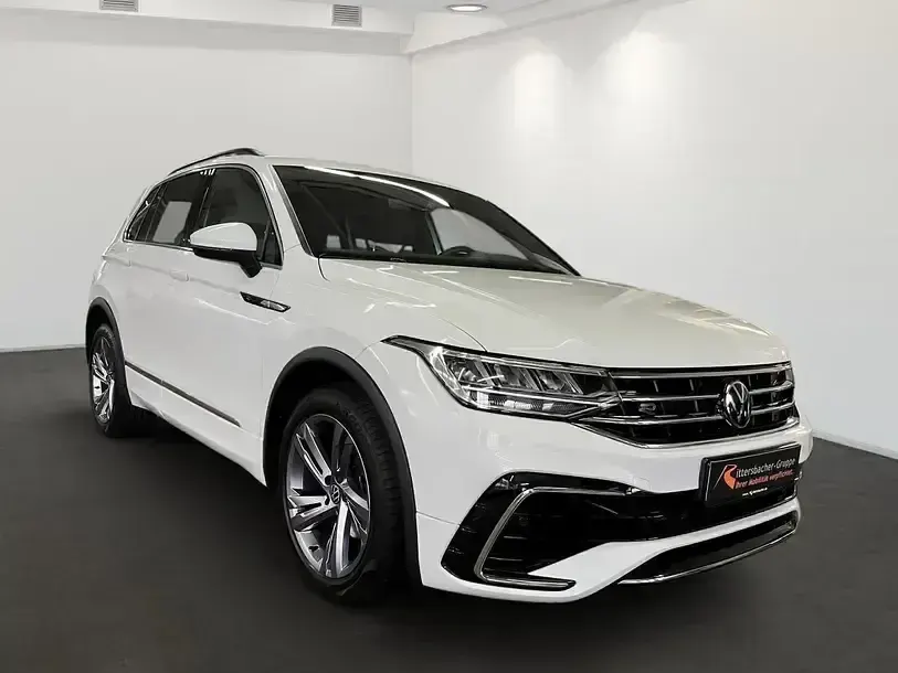 Gebraucht VW Tiguan R-line 150 PS (110 kW) 2024 Pure white SUV