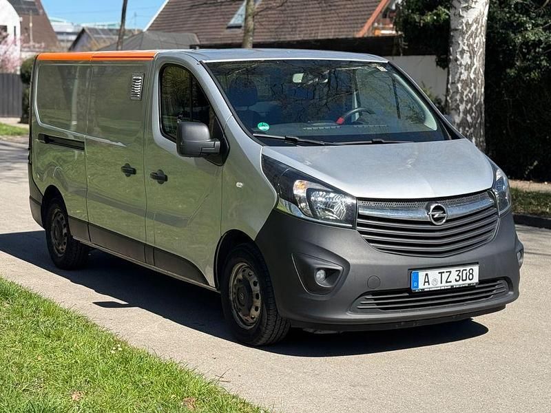 Gebraucht Opel Vivaro 145 PS (106 kW) 2018 Grau Van / Kleinbus