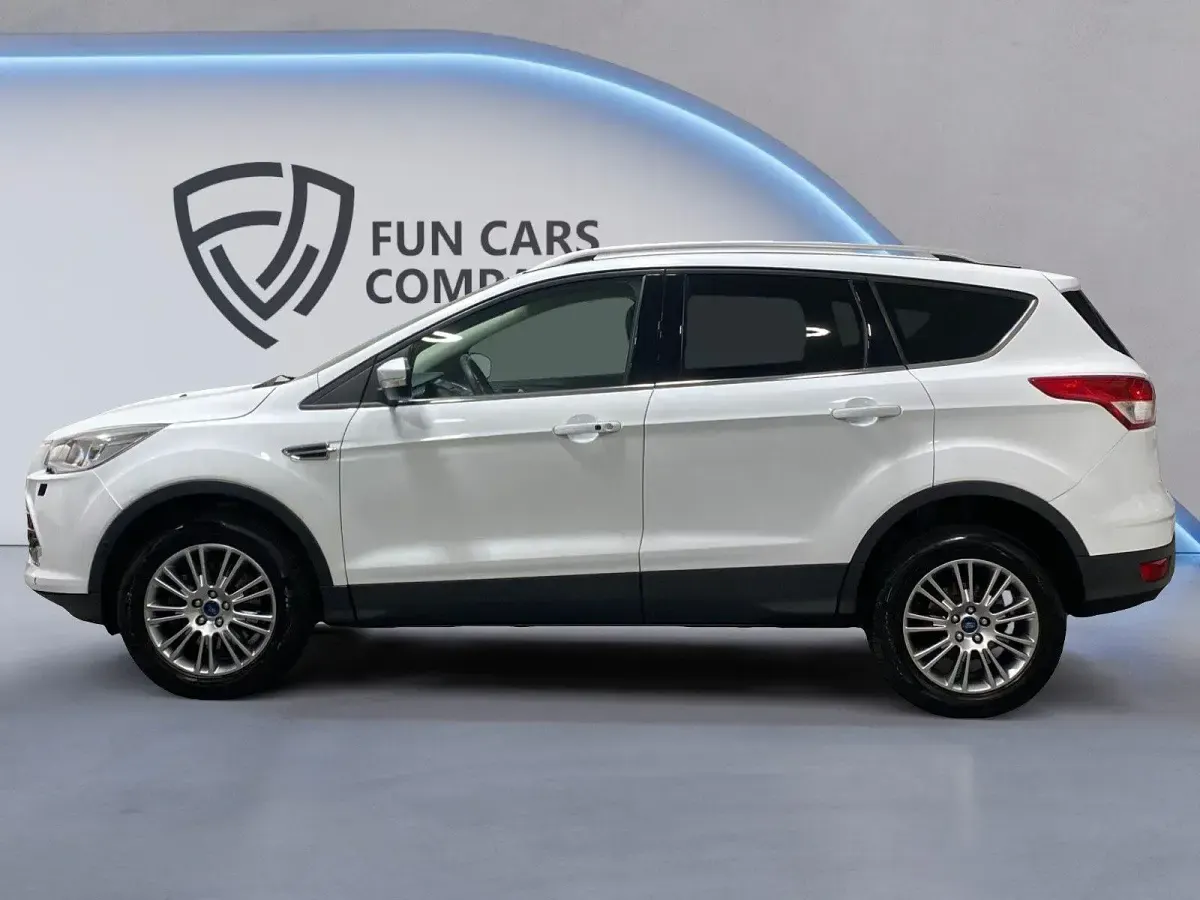Usado Ford Kuga Titanium 182 HP (133 kW) 2013 Branco SUV