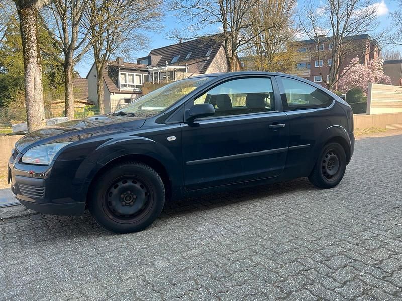 Gebraucht Ford Focus 80 PS (58 kW) 2004 Blau Kleinwagen