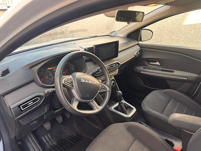 Gebraucht Dacia Jogger 110 PS (80 kW) 2023 Weiß Van / Kleinbus