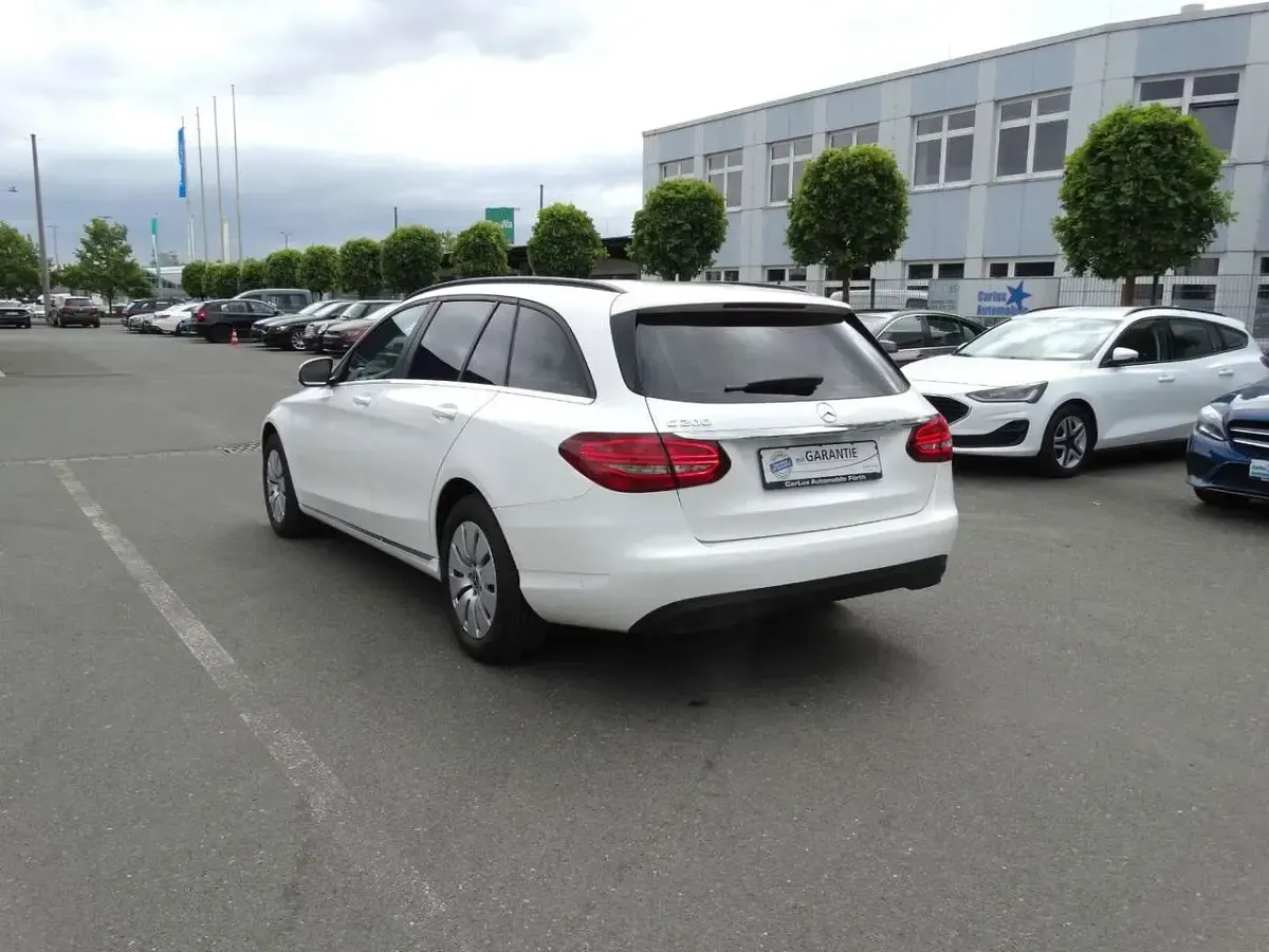 Gebraucht Mercedes C200 184 PS (135 kW) 2020 Polarweiss Kombi