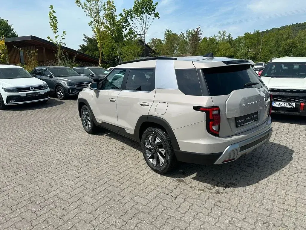 Neu KGM Torres 204 PS (150 kW) 2026 Beige SUV