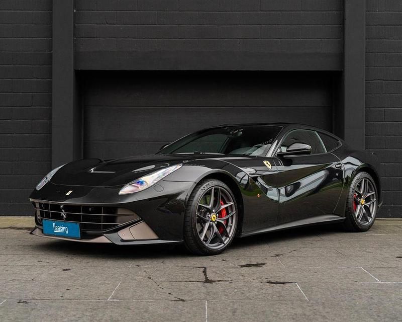 Schwarz Gebraucht 2015 Ferrari F12 | 238.000 € - Bild 1/4