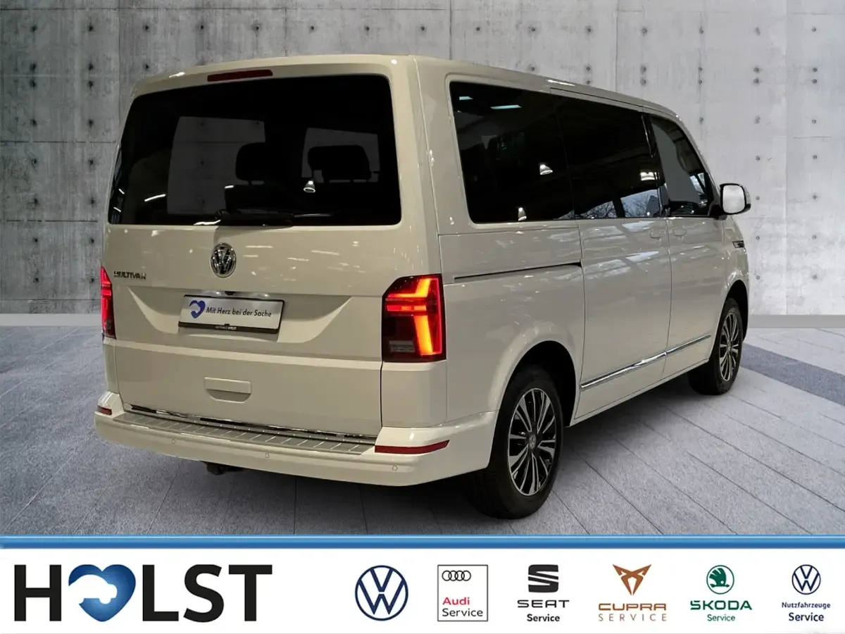 Gebraucht VW Multivan Generation Six 150 PS (110 kW) 2022 Weiß Van / Kleinbus