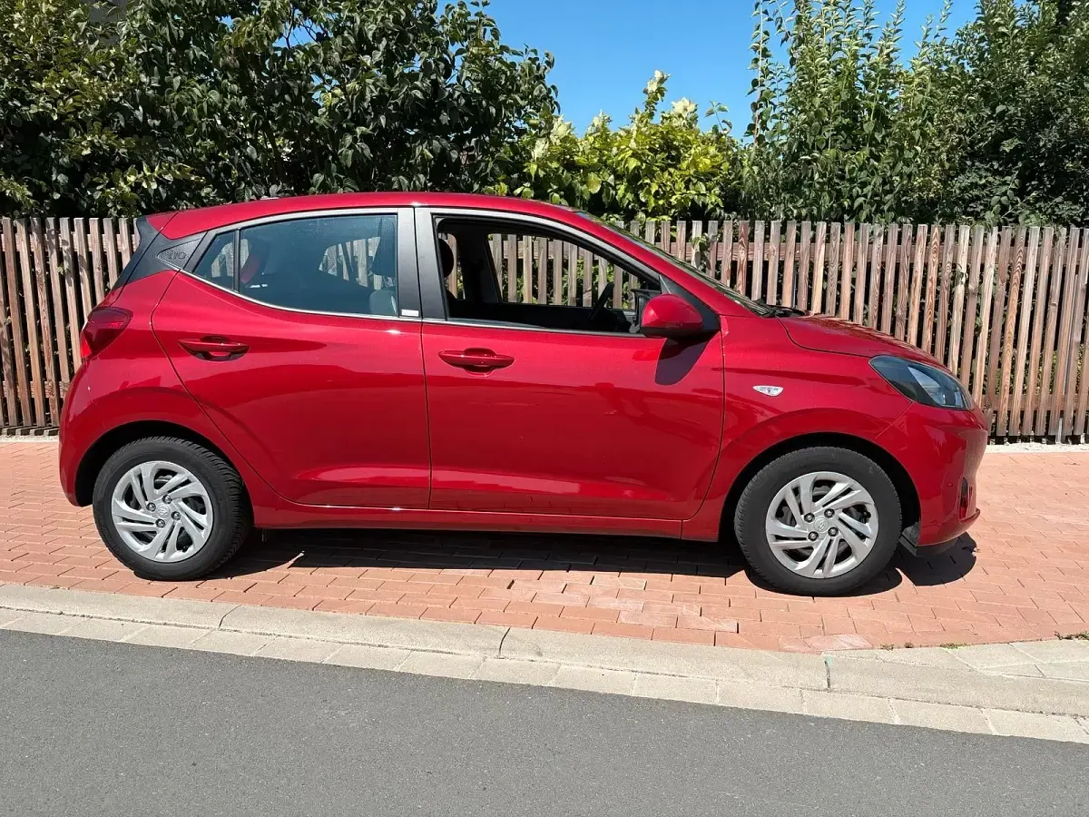 Gebraucht Hyundai i10 67 PS (49 kW) 2021 Rot Kleinwagen