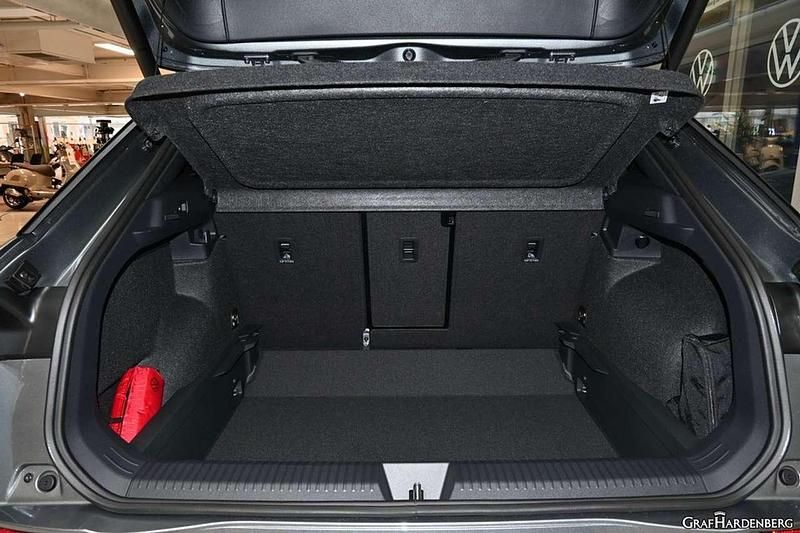 Neu VW T-Roc Style 116 PS (85 kW) 2026 Wolf grey metallic SUV