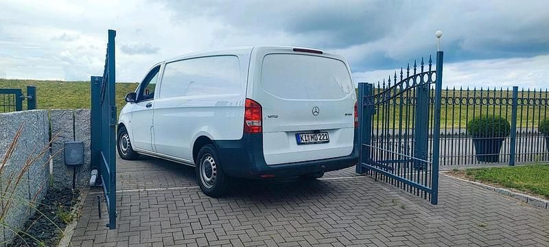 Weiß Gebraucht 2019 Mercedes Vito Van / Kleinbus | 10.800 € (Superpreis) - Bild 1/4