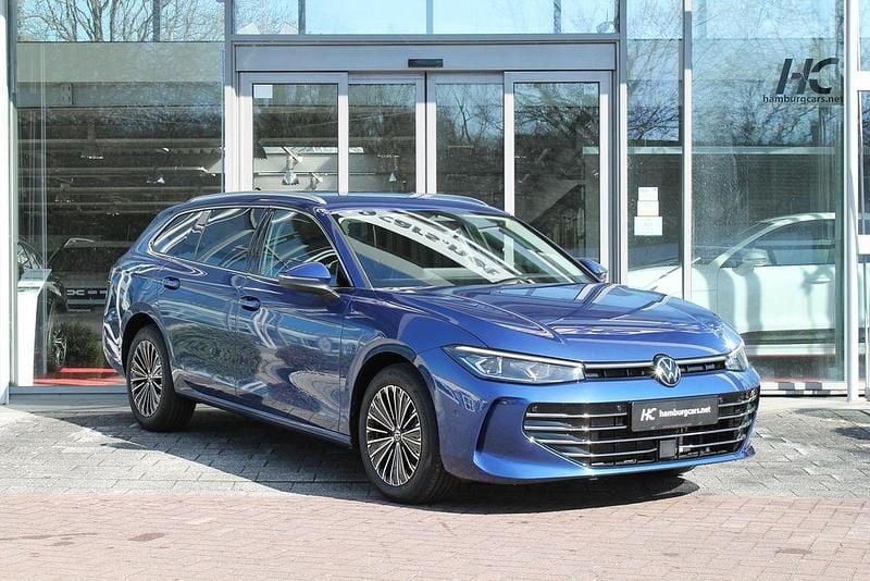 Neu VW Passat Elegance 272 PS (200 kW) 2025 Blau Kombi