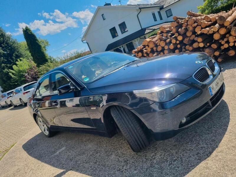 Blau Gebraucht 2006 BMW 530 Limousine | 6.600 € (Etwas zu teuer) - Bild 1/4