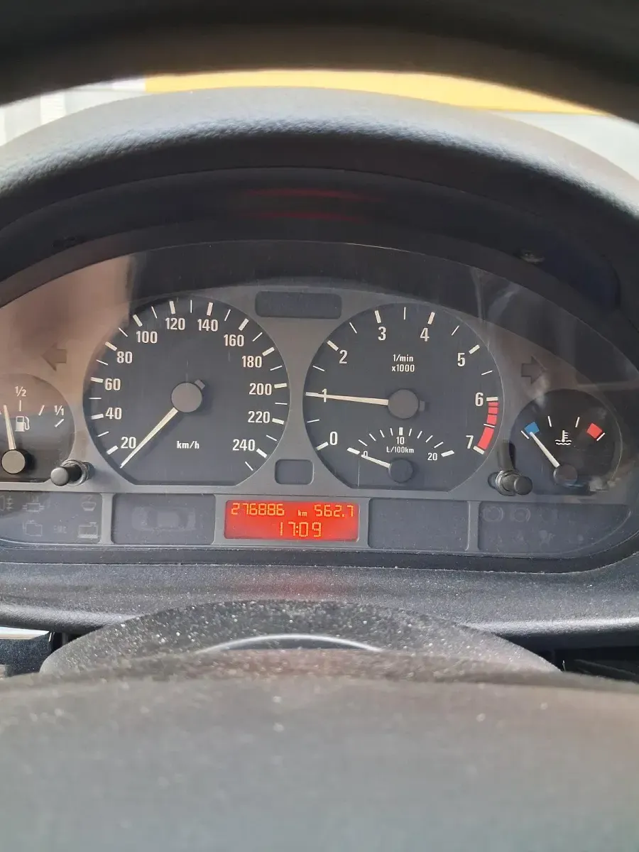Gebraucht BMW 316 107 PS (78 kW) 1999 Schwarz Limousine