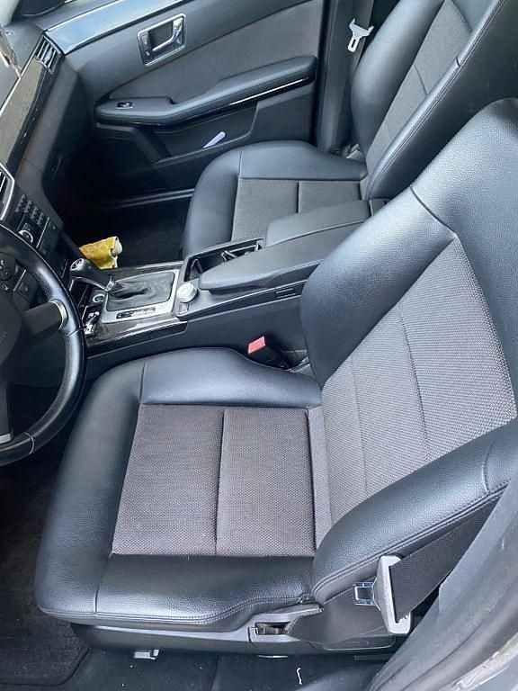 Grau Gebraucht 2010 Mercedes 250 Limousine | 13.000 € (Teuer) - Bild 1/4