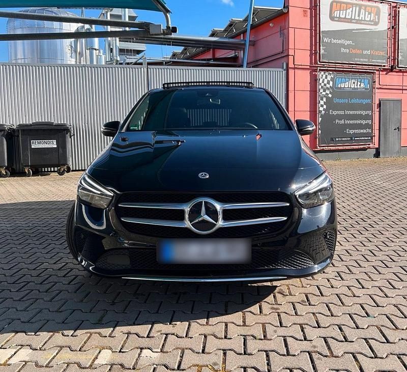 Gebraucht Mercedes 180 116 PS (85 kW) 2020 Schwarz Limousine