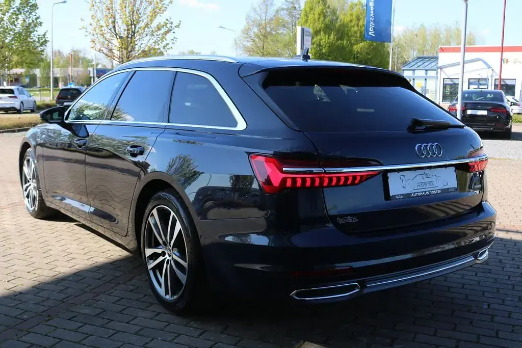 Gebraucht Audi A6 S-Line 245 PS (180 kW) 2023 Blau Kombi