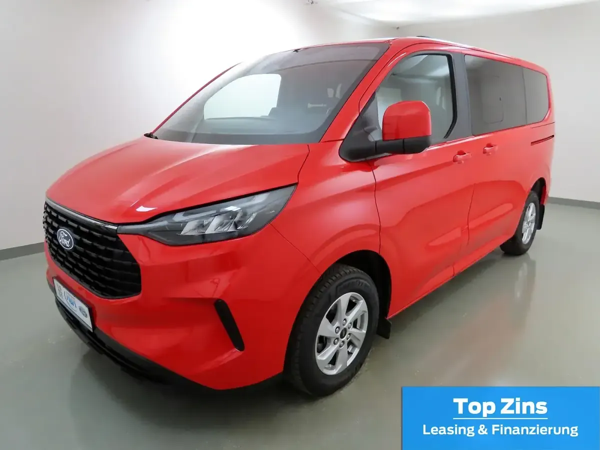 Gebraucht Ford Tourneo Custom Trend 136 PS (100 kW) 2025 Racerot Van
