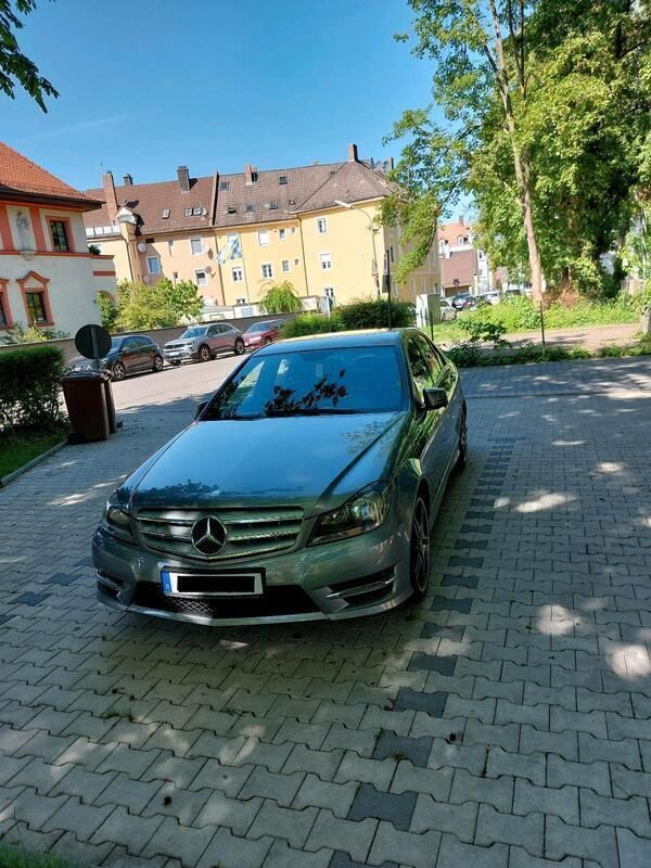 Grau Gebraucht 2013 Mercedes C220 AMG Limousine | 15.000 € (Teuer) - Bild 1/4