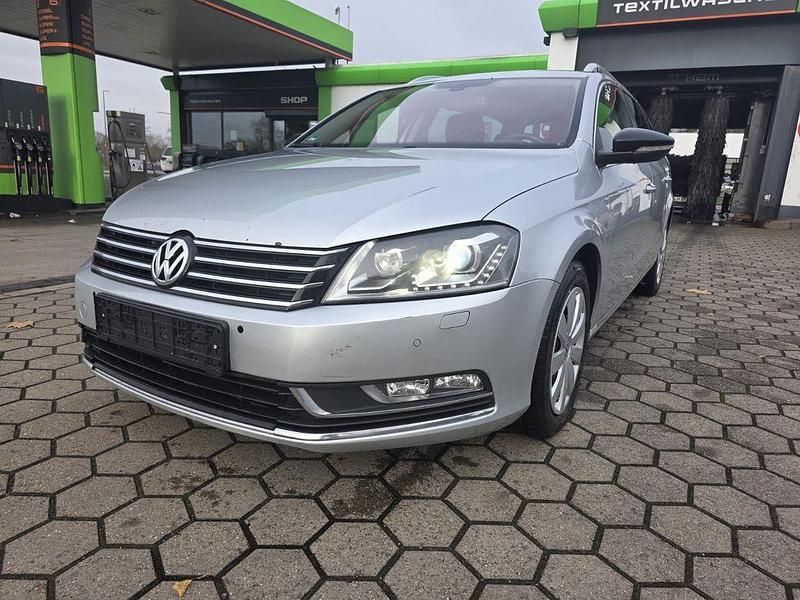 Silber Gebraucht 2014 VW Passat Edition Kombi | 5.999 € (Superpreis) - Bild 1/4