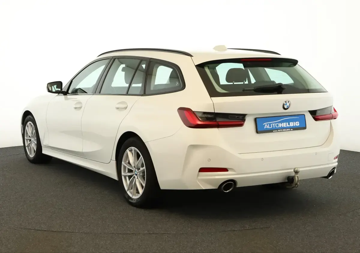 Gebraucht BMW 318 150 PS (110 kW) 2023 Alpinweiss iii Kombi