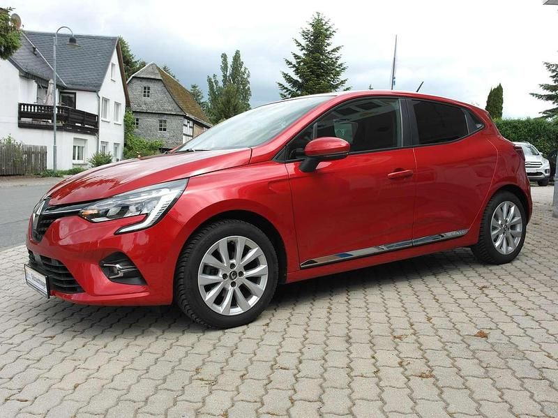 Używany Renault Clio IV Experience 101 KM (74 kW) 2019 Czerwony Hatchback