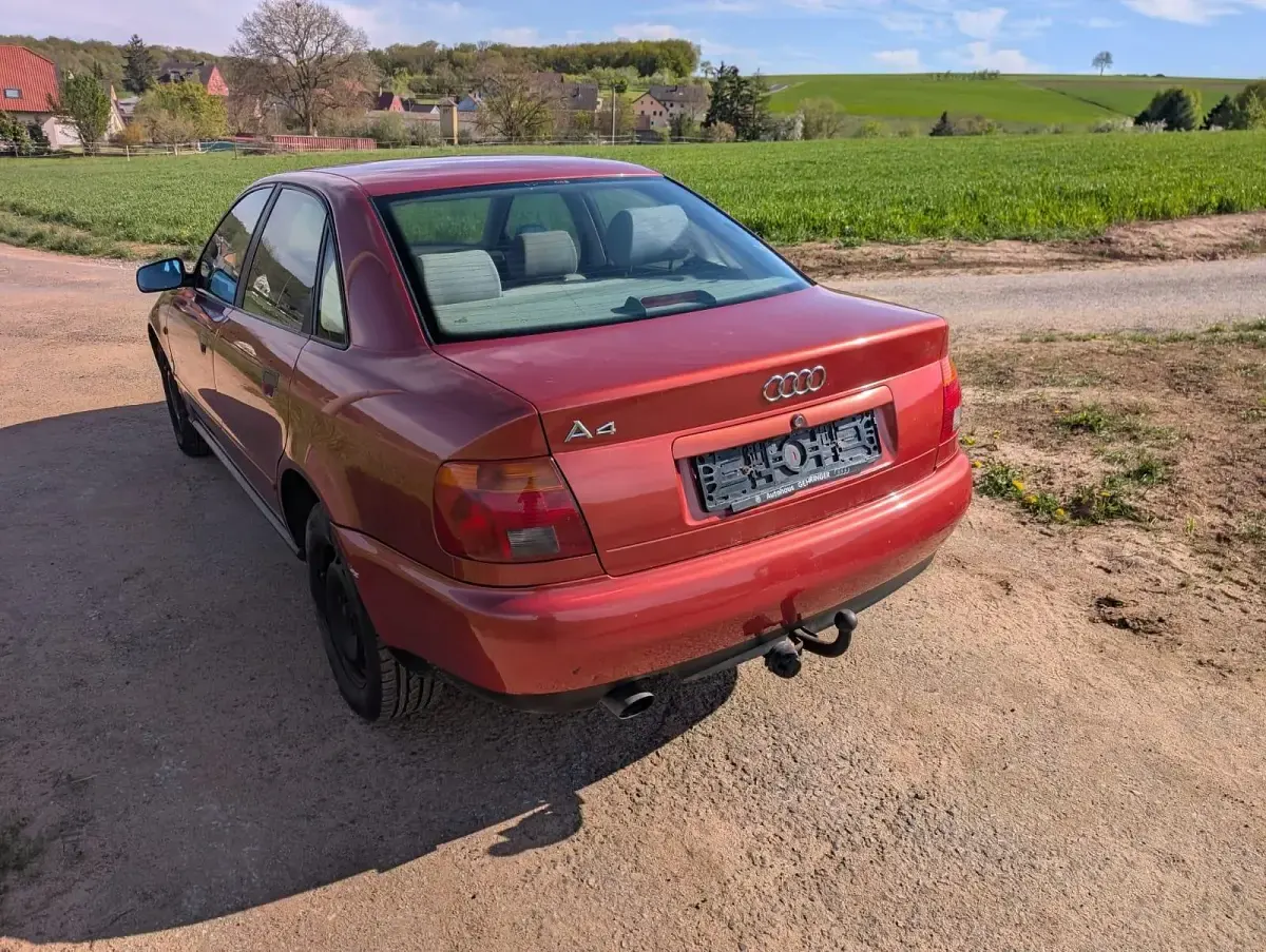 Usata Audi A4 125 CV (91 kW) 1996 Rosso Berlina