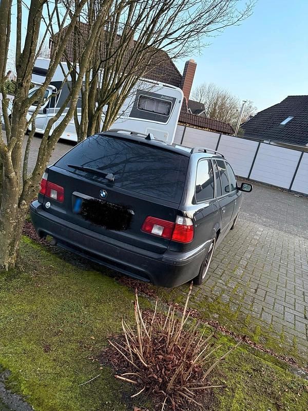 Gebraucht BMW 530 193 PS (141 kW) 2001 Schwarz Kombi