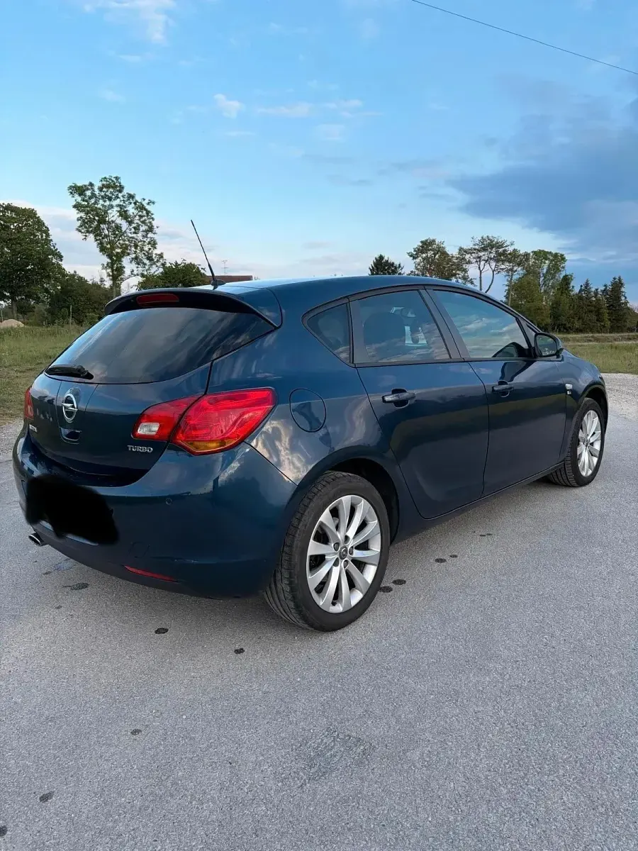 Occasion Opel Astra 140 ch (102 kW) 2012 Bleue Berline