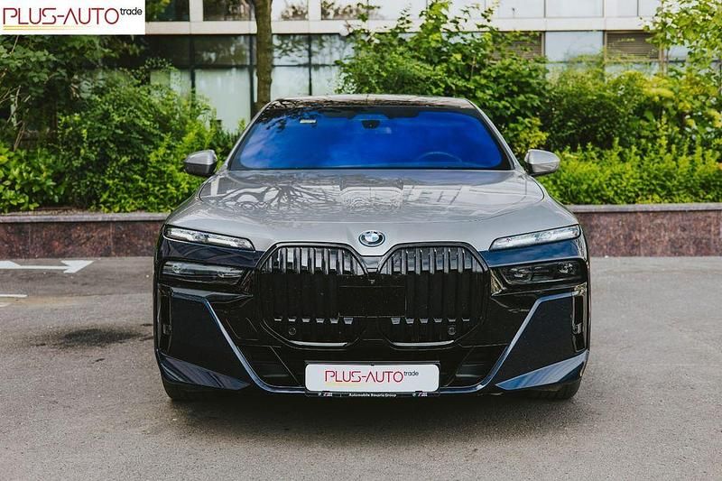 Gebraucht BMW i7 400 kW (544 PS) 2023 Blau Limousine