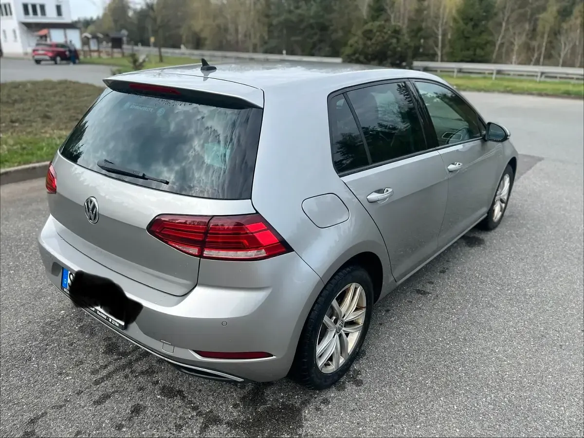 Gebraucht VW Golf VII 116 PS (85 kW) 2017 Silber Limousine
