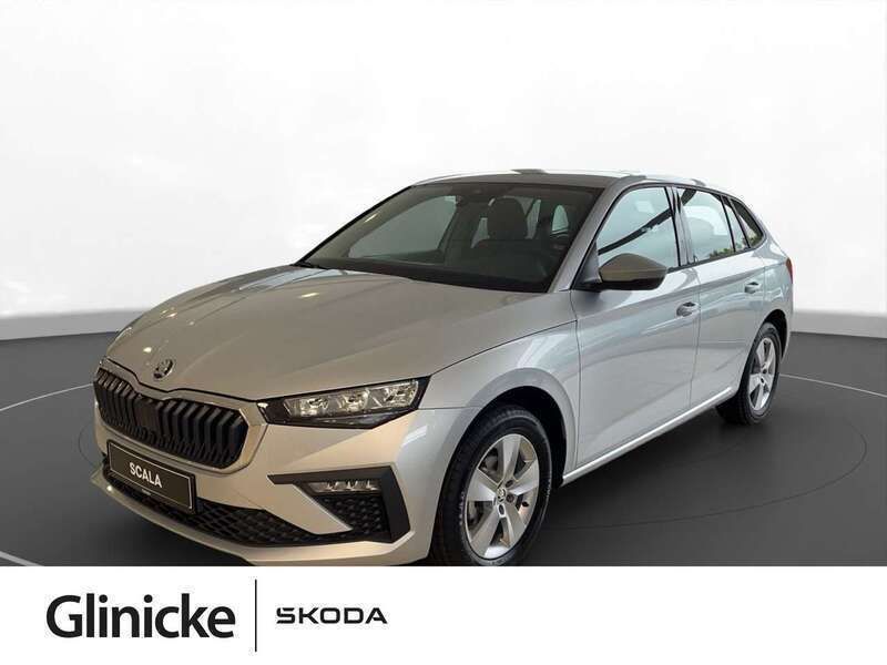 Silber Gebraucht 2024 Skoda Scala Essence Kleinwagen | 19.880 € (Fairer Preis) - Bild 1/4