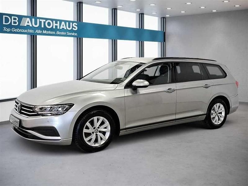Silber Gebraucht 2023 VW Passat Conceptline Kombi | 20.760 € (Fairer Preis) - Bild 1/4