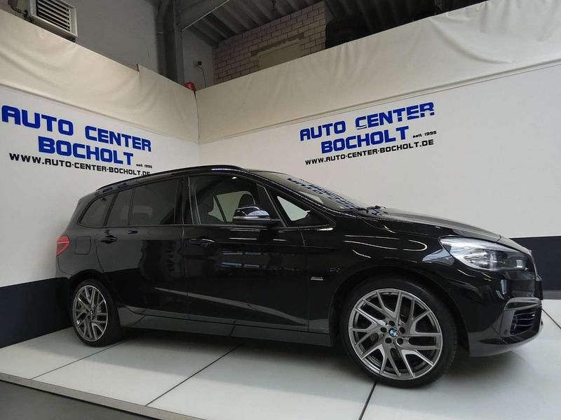 Gebraucht BMW 220 Sport Line 192 PS (141 kW) 2018 Saphirschwarz Van / Kleinbus