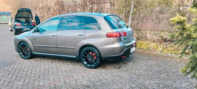 Gebraucht Fiat Croma 150 PS (110 kW) 2009 Andere farben Limousine