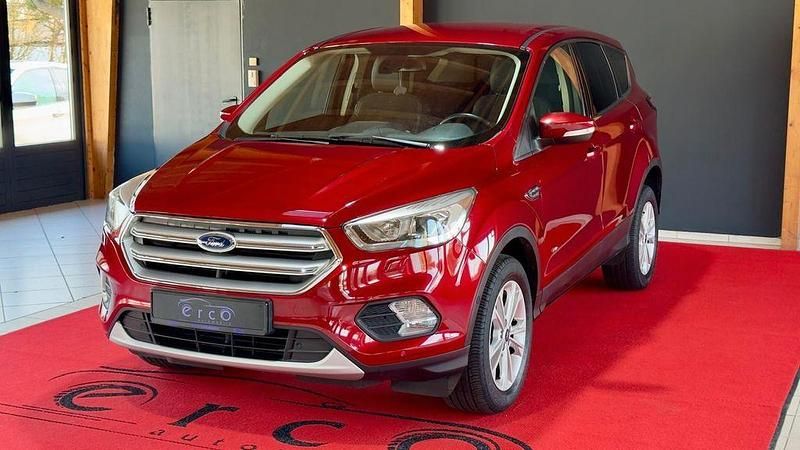 Rot Gebraucht 2019 Ford Kuga Titanium SUV | 19.250 € (Fairer Preis) - Bild 1/4