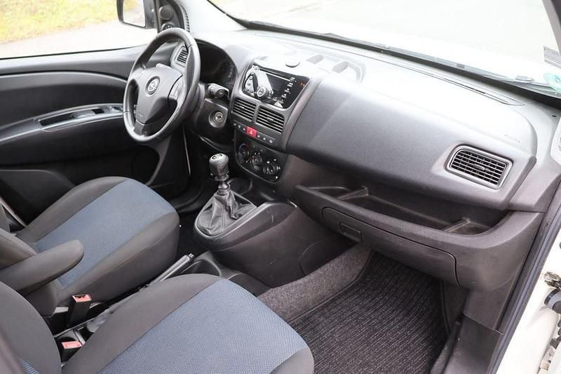 Gebraucht Opel Combo 120 PS (88 kW) 2014 Weiß Van / Kleinbus