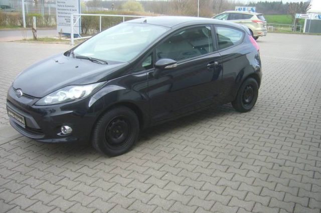 Gebraucht Ford Fiesta Champions Edition 82 PS (60 kW) 2012 Schwarz metallic Kleinwagen