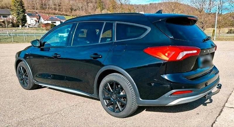 Second-hand Ford Focus Active 150 CP (110 kW) 2019 Negru Break