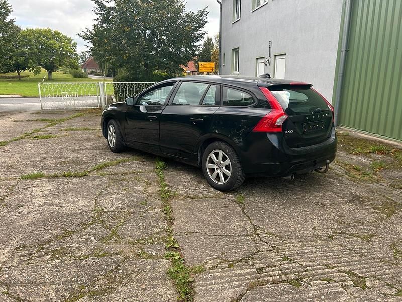 Gebraucht Volvo V60 110 PS (80 kW) 2013 Schwarz Kombi