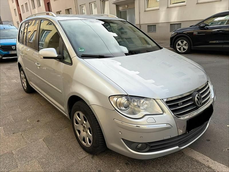 Gebraucht VW Touran 140 PS (102 kW) 2007 Silber Van / Kleinbus