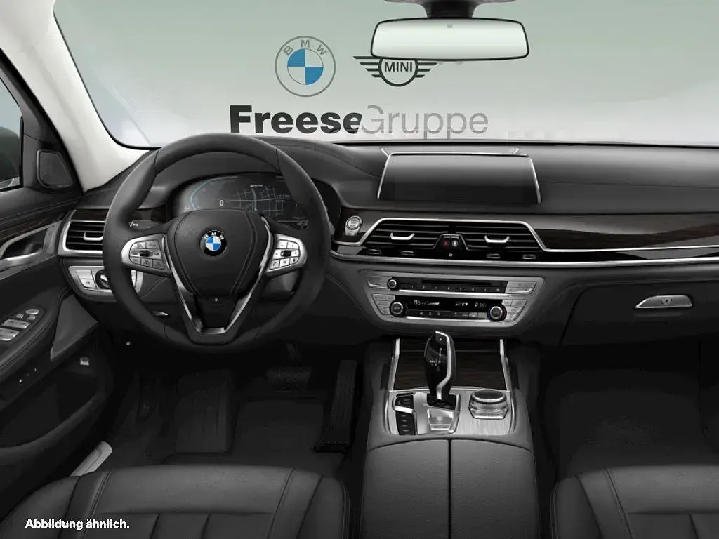 Gebraucht BMW 745e iPerformance 394 PS (289 kW) 2022 Schwarz Limousine