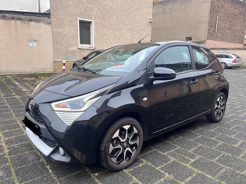 Schwarz Gebraucht 2021 Toyota Aygo Team Kleinwagen | 9.500 € (Guter Preis) - Bild 1/4