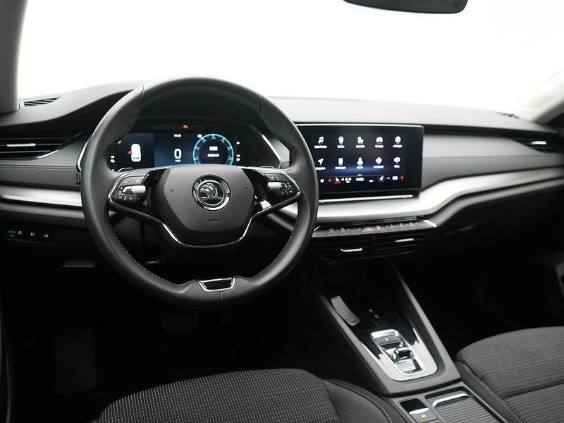 Gebraucht Skoda Octavia Ambition 204 PS (150 kW) 2023 Schwarz / blackmagic (metallic) Kombi